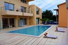 Michalianna Suites \"by Checkin\"
